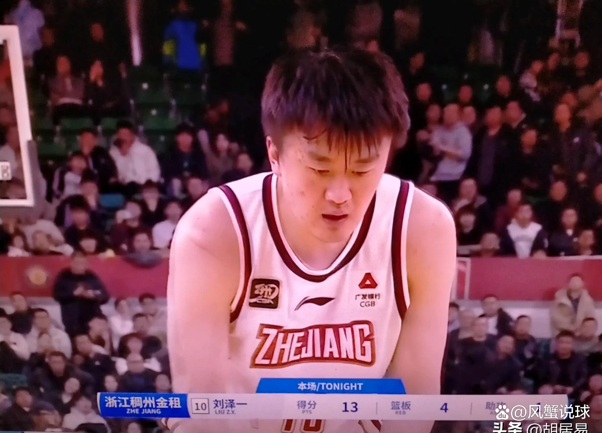 开云体育入口官网-新疆队在激烈比赛中击败强敌